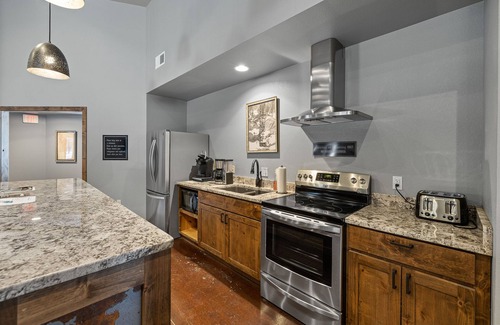 Deadwood Cabin | Big Sky, Garage Access, Hot tub, Wifi, Fully Paved Roads in New Development