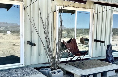 Terlingua Cabin | Big sky mountain views, 20 acres to yourselves. 21 mins Ghost town.