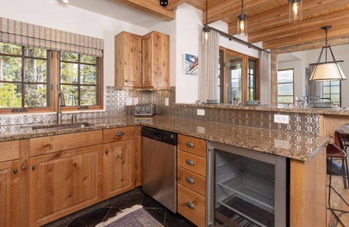 Big Sky Ski Chalet | Big Sky Vacation Rentals: MMH 7 Bull Dogger