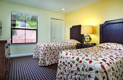 Angels Camp Resort | Big Tree mountains and Oak Tree country side !
