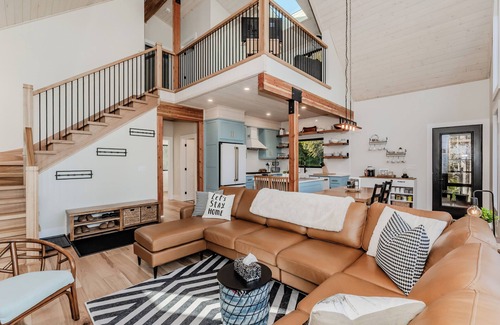 Tobermory Cottage | Big Tub Beach Retreat - Tobermory, Sandy Beach & Peninsula Room
