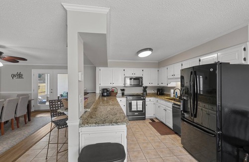 Shorterville House | BIG WATER views in Abbeville: 3BR, Master Ste, Hot Tub, Ice Machine, Beach Area