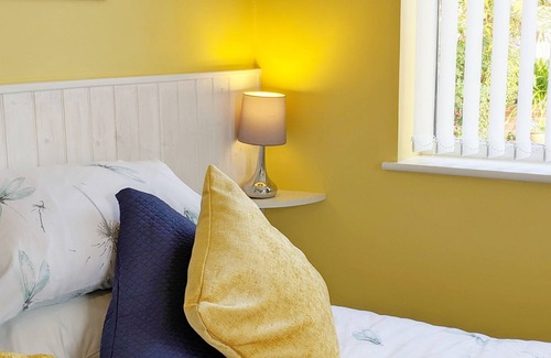 Westbourne Cottage | Bijou Haven - Emsworth - an annexe that sleeps 2 guests in 1 bedroom