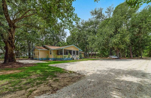 Orange Beach Cottage | BILL FISH COTTAGE-LARGE GROUPS, FAMILY REUNION, BALL TEAMS- ALL WELCOME!!!!