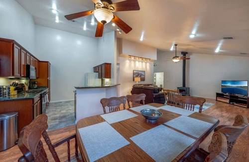 Pinetop-Lakeside Cabin | Billy Creek/3 BR & 2BA/Xmas Time/Fireplaces