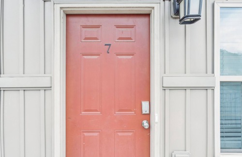 Clarksville Apartment | Biltmore Luxury 1513 #7 Townhomes l 2Bd 2 Bth