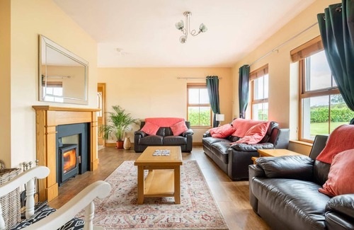 Castlederg House | Bin Mountain Self Catering