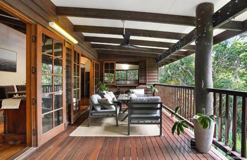 Brinsmead House | Bindi Treehouse - Elevated Pole Home