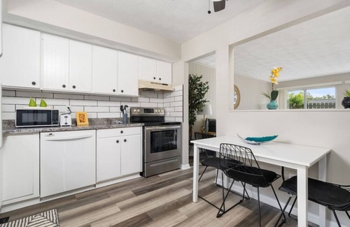 Heath Apartment | Birch and Oak - 2 BR, King Beds, Patio