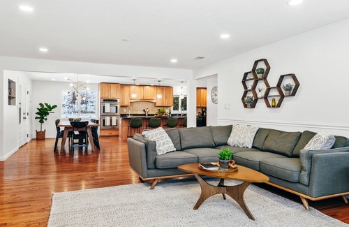 Suttons Bay House | Birch House-Family friendly home with shared beach