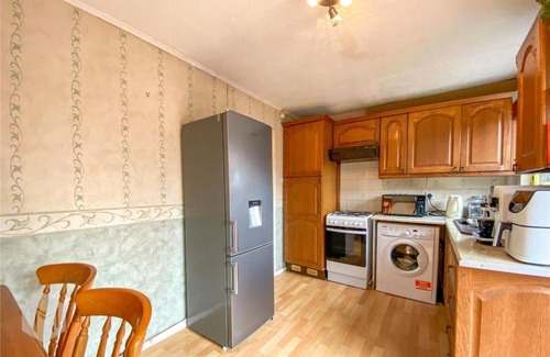 Warrington House | Birchwood Private Room for Homestay 2