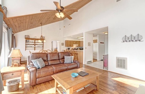 Seven Devils House | Birds Nest: DISCOUNT ADDED, Hot Tub w/Mountain View, Whirlpool Bath, One Level, Gas Grill, Key.