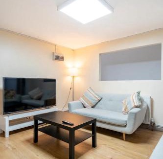 Bordesley House | Birmingham City Centre Apartment room near China Town