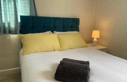 Southampton House | Bittern Lodge Homestay with Free Parking & Parking for cruise available, Full access to kitchen in Southampton