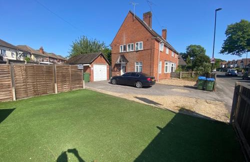 Southampton House | Bittern Lodge Homestay with Free Parking & Parking for cruise available, Full access to kitchen in Southampton