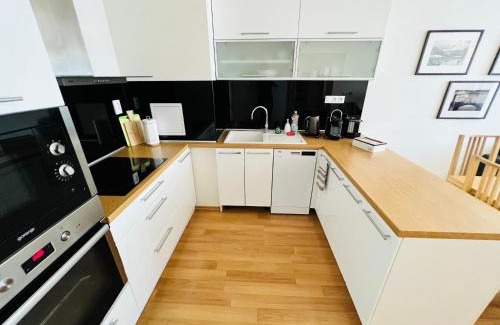 Banska Bystrica Apartment | BL City View Apartment, 24hr Self Check-in, Free Private Parking, Panoramic View from Balcony, 5-minute walk to City Centre