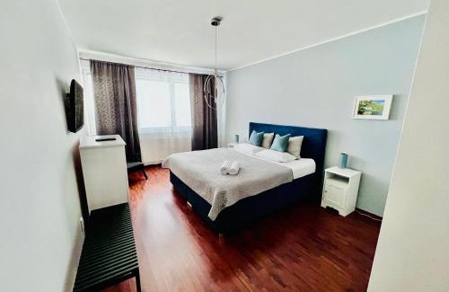 Banska Bystrica Apartment | BL Luxury Apartment, 24hr Self Check-in, Free Private Garage Parking, Panoramic Views from Balcony, 5 minute walk to City Center