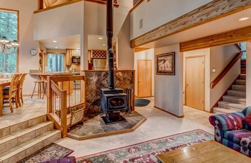 Black Butte Ranch House | Black Butte Ranch Rock Ridge 009
