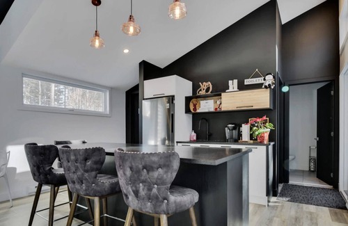 Pont-Rouge Ski Chalet | Black Cactus - Cozy and Modern - Spa & Sauna
