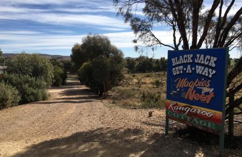 Orroroo House | Black Jack Get-A-Way "Magpies Nest"