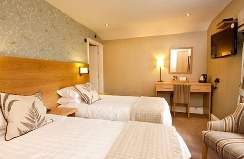 Llanfair Talhaiarn House | Black Lion Hotel