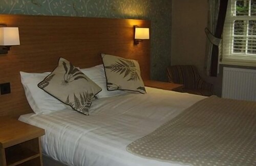 Llanfair Talhaiarn House | Black Lion Hotel