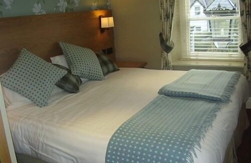 Llanfair Talhaiarn House | Black Lion Hotel