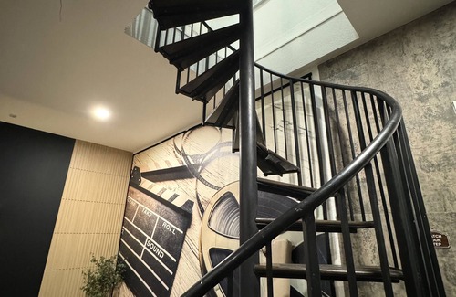 Marshall Ford Condo | Black Pearl! Near Lake Travis Safe Hood, Large Entertainment area