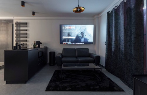 Esbly Apartment | Black Suite Jacuzzi Disneyland