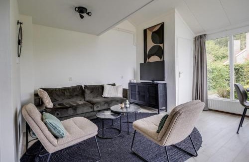 Zwiggelte House | Bladkoning I Trendy Huisje met Openhaard