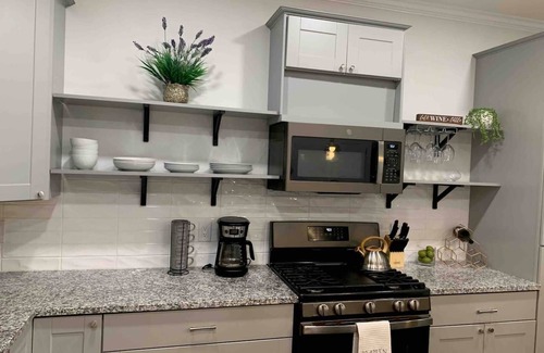 Warrington Villa | Blanc Villa | Luxury Apt. near NAS & Downtown