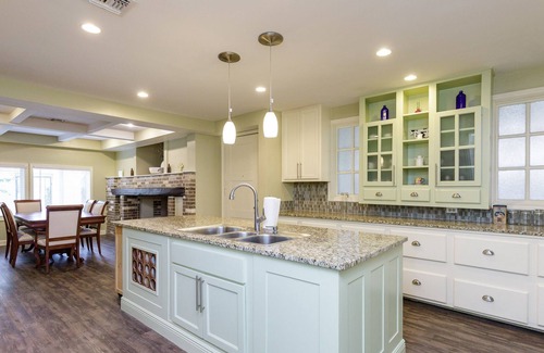 Bay Area House | Blanco's Bay-Stunning, Three Bedroom Home Located by Oso Golf Course!