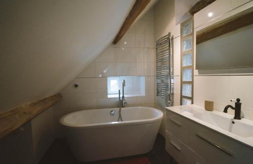 Grez-sur-Loing House | Bleausard’s Guest House, cozy place next to river