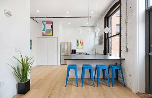 Bangor Apartment | Blend of Charm-Historical Ambiance w/Modern Touch