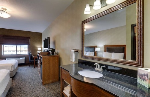 Sioux City Hotel | Blend of History & Comfort: Lodge Stay Near Missouri River, Parking