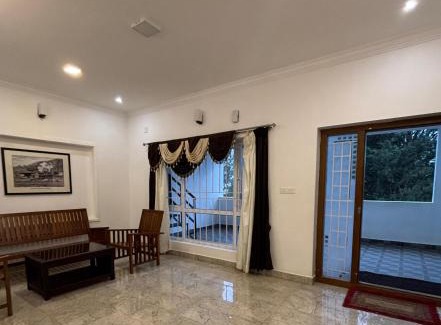 Thalayathimund Hotel | Blessing Holidays ooty