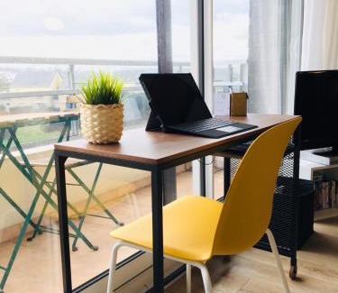 Courseulles-sur-Mer Apartment | Bleu Salé - F2 Courseulles avec balcon