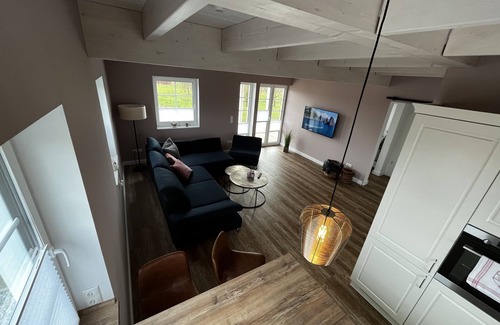 Hollern-Twielenfleth House | Blick Pflaumenbaum