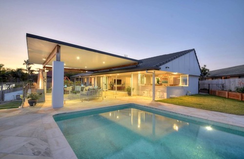 Mermaid Waters House | Bliss On The Point - Indulge yourself!