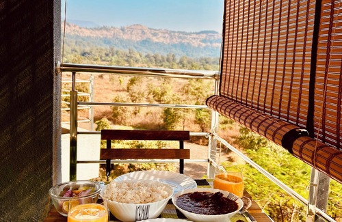 Karjat Apartment | Bliss Retreat-cozy studio w/pvt balcony & a swing!