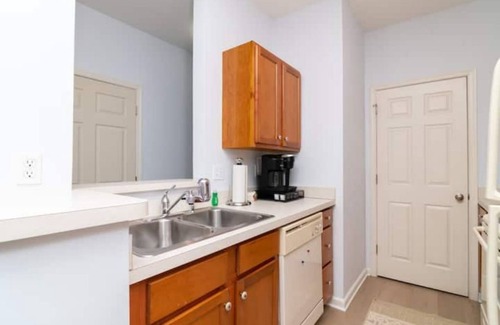 Lewes House | Blissful Bay Crossing condo- RT 1 - community pool