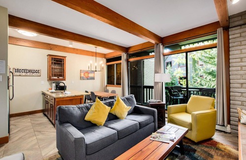 Warrior's Mark Condo | Blissfully Convenient Condo - walk to the Quicksilver lift, walk to Main Street!