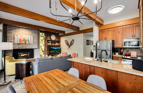 Warrior's Mark Condo | Blissfully Convenient Condo - walk to the Quicksilver lift, walk to Main Street!