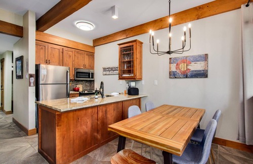 Warrior's Mark Condo | Blissfully Convenient Condo - walk to the Quicksilver lift, walk to Main Street!