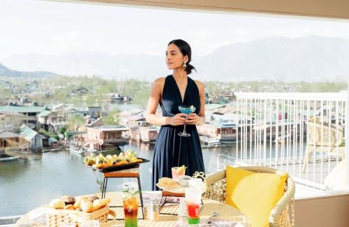 Dal Lake Hotel | Bloom Boutique - Dal Lake