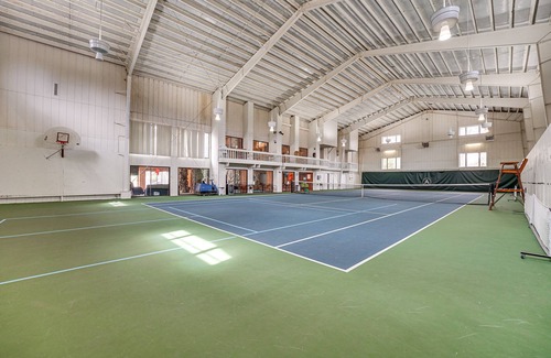Bloomfield Hills House | Bloomfield Retreat w/Pool: 6 Mi to Riverside Park