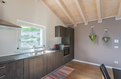 Aurogna Apartment | Blooms by the Lake