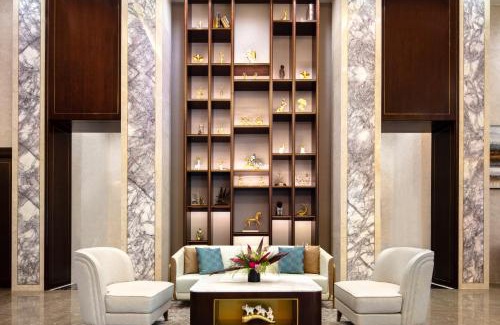 Texas Medical Center Hotel | Blossom Hotel Houston, Curio Collection by Hilton