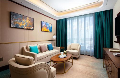 Texas Medical Center Hotel | Blossom Hotel Houston, Curio Collection by Hilton