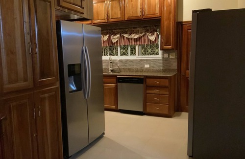 Kew Villa | Blu Turey Villa: 6-Bdrm Paradise & Personal Cook!